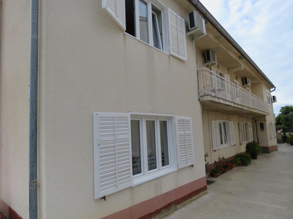 Guest House Miro Новаля Екстериор снимка