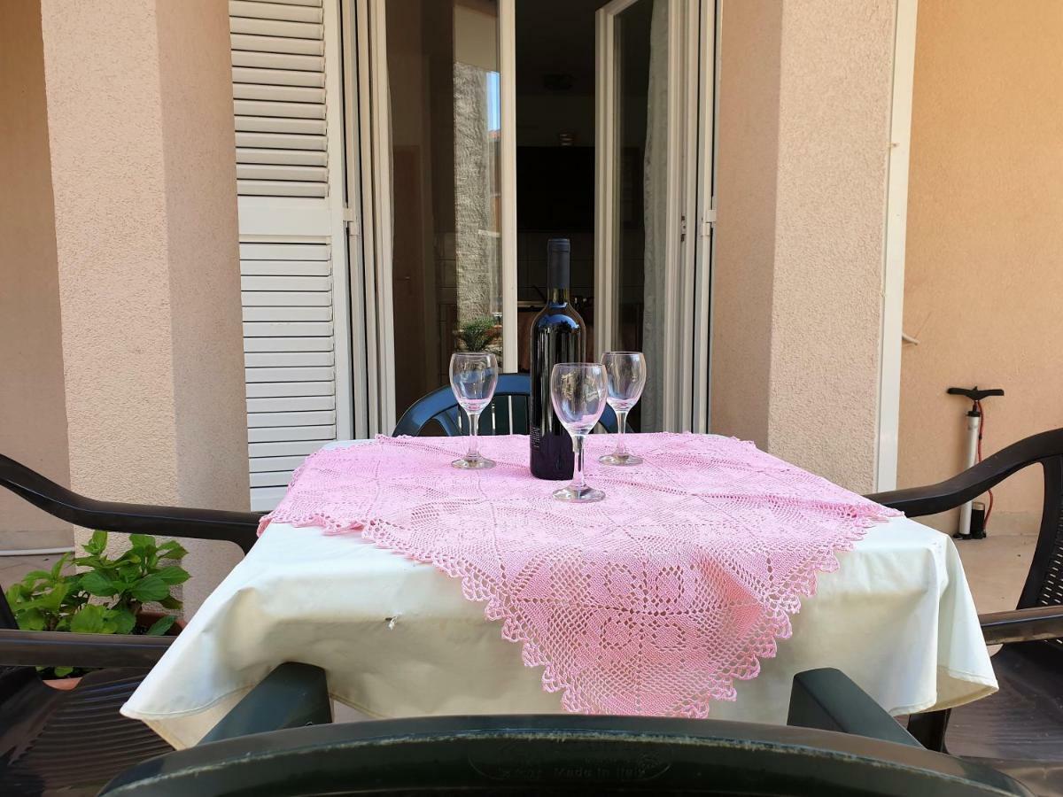 Guest House Miro Новаля Екстериор снимка