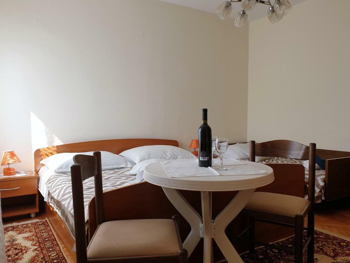 Guest House Miro Новаля Екстериор снимка