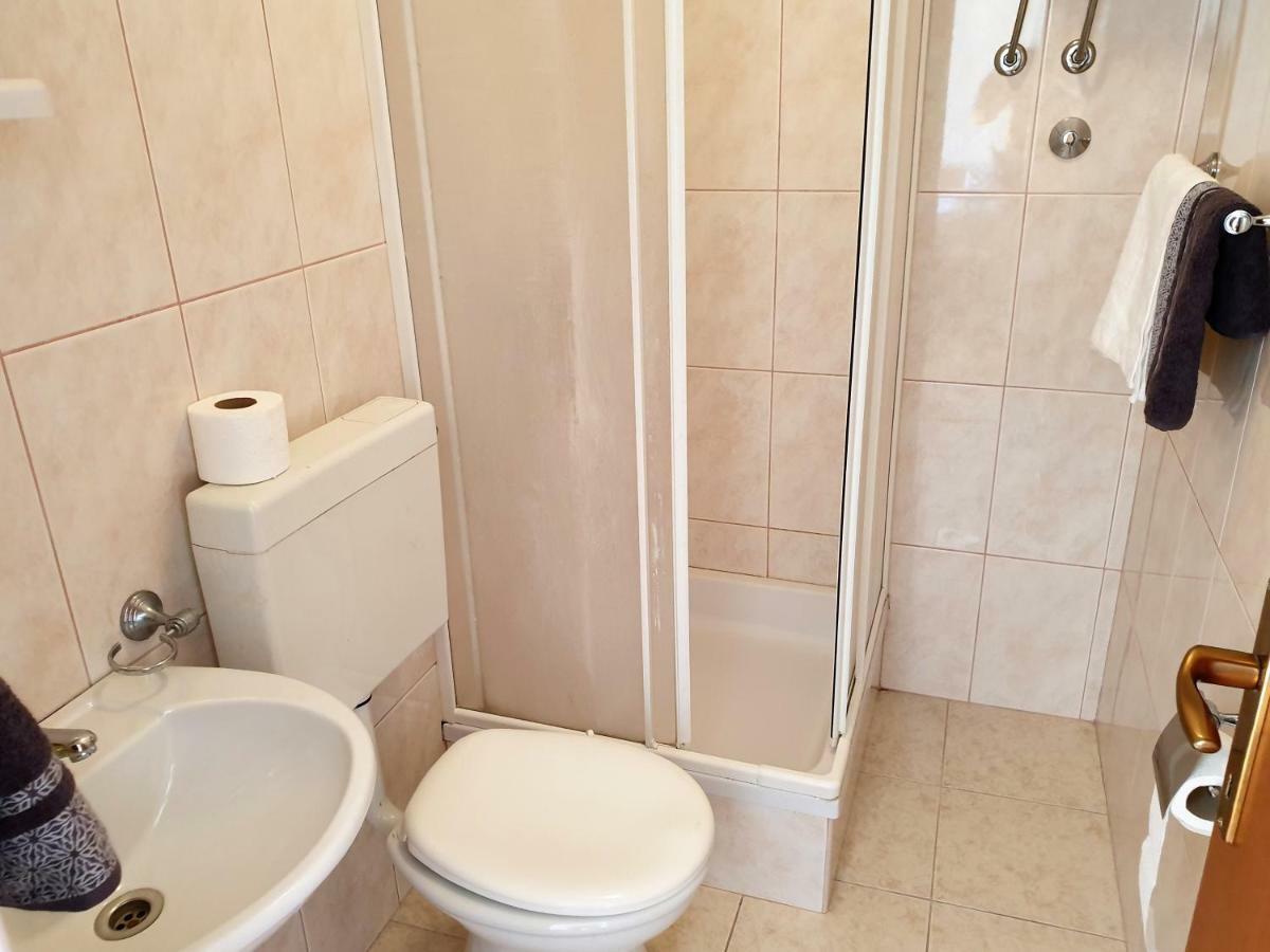 Guest House Miro Новаля Екстериор снимка